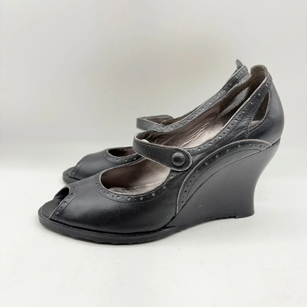 Franco Sarto Black Leather Peep Toe Wedge Mary Jane‎ Heels Brogue Detail Size 9M